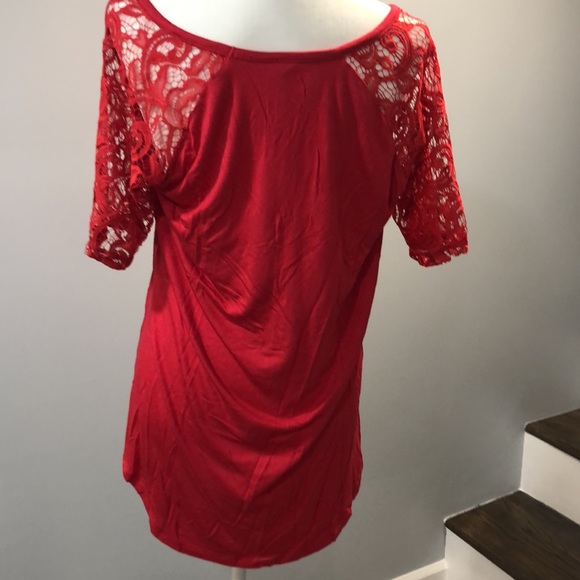 Red blouse - Picture 4 of 4